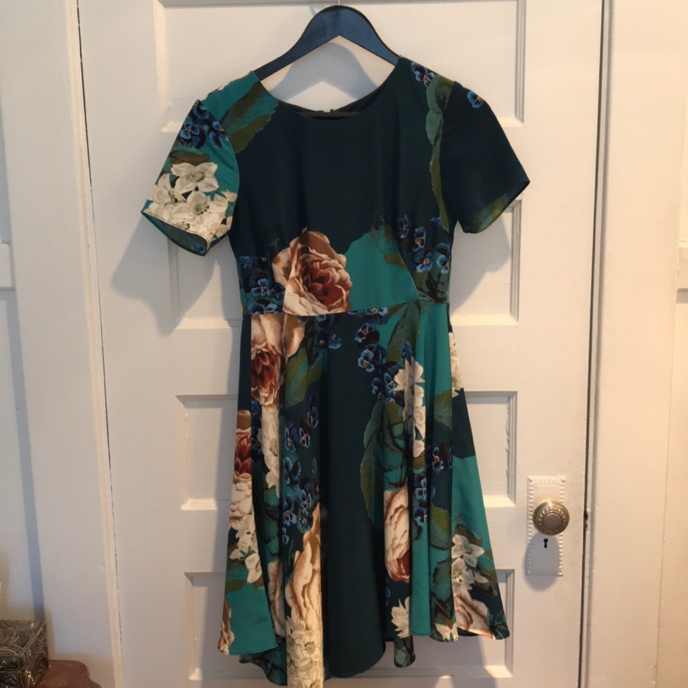 Anthropologie Paneled floral short sleeved dress